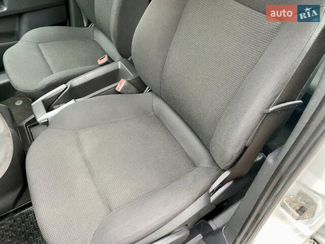 Белый Опель Зафира, объемом двигателя 1.6 л и пробегом 257 тыс. км за 6200 $, фото 12 на Automoto.ua