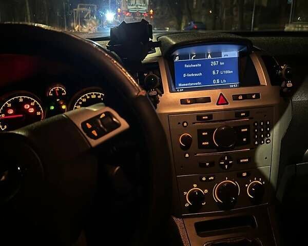 Белый Опель Зафира, объемом двигателя 1.7 л и пробегом 270 тыс. км за 5800 $, фото 16 на Automoto.ua