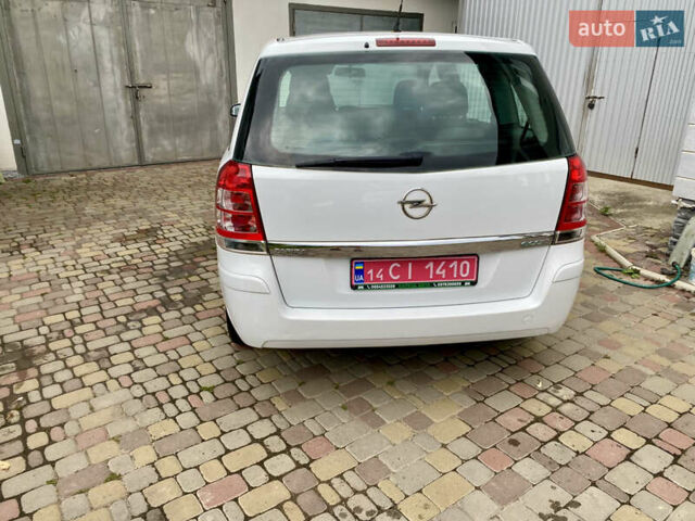 Белый Опель Зафира, объемом двигателя 1.6 л и пробегом 257 тыс. км за 6200 $, фото 6 на Automoto.ua