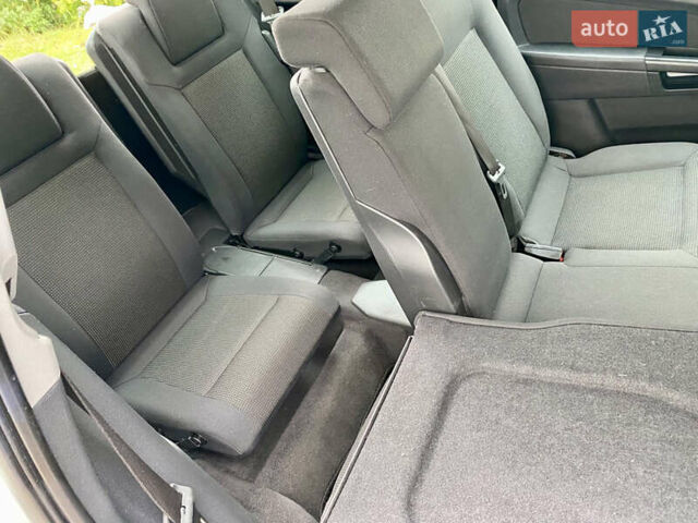 Белый Опель Зафира, объемом двигателя 1.6 л и пробегом 257 тыс. км за 6200 $, фото 17 на Automoto.ua