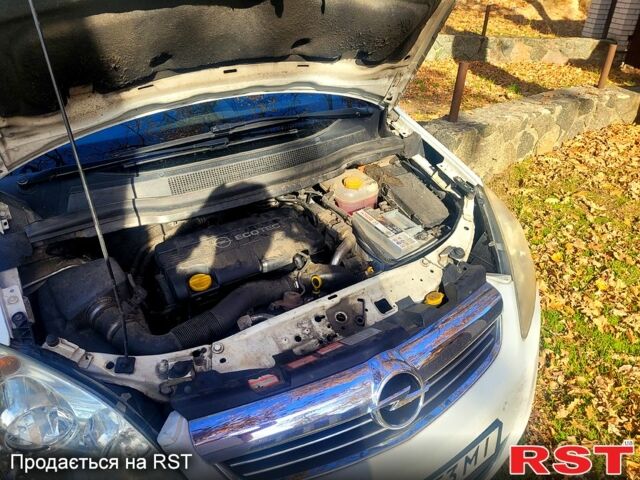 Белый Опель Зафира, объемом двигателя 1.7 л и пробегом 270 тыс. км за 6530 $, фото 3 на Automoto.ua