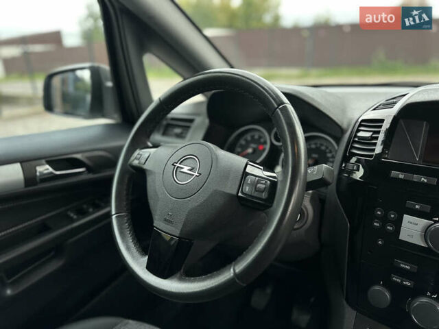 Белый Опель Зафира, объемом двигателя 1.8 л и пробегом 209 тыс. км за 6900 $, фото 51 на Automoto.ua