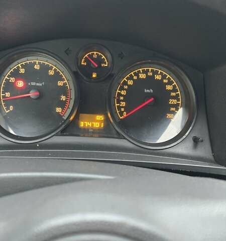 Білий Опель Зафіра, об'ємом двигуна 1.6 л та пробігом 374 тис. км за 5600 $, фото 12 на Automoto.ua