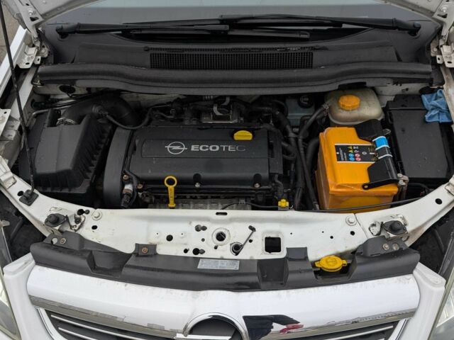Білий Опель Зафіра, об'ємом двигуна 1.6 л та пробігом 211 тис. км за 7000 $, фото 3 на Automoto.ua