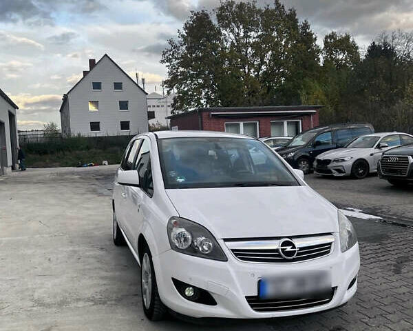 Білий Опель Зафіра, об'ємом двигуна 1.6 л та пробігом 205 тис. км за 4950 $, фото 1 на Automoto.ua