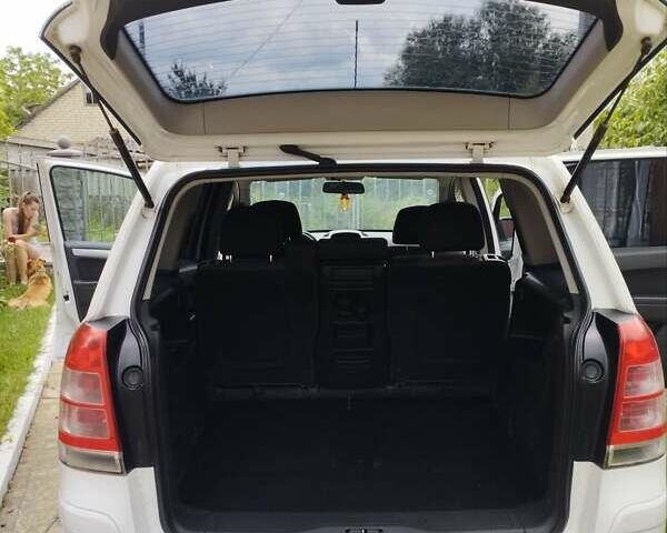 Опель Зафира 2010 в Луцке на Automoto.ua Белый Опель Зафира, объемом двигателя 1.91 л и пробегом 268 тыс. км за 5800 $, фото 14 на Automoto.ua