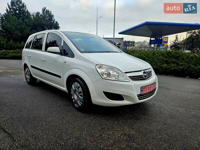 Белый Опель Зафира, объемом двигателя 1.6 л и пробегом 200 тыс. км за 6200 $, фото 13 на Automoto.ua