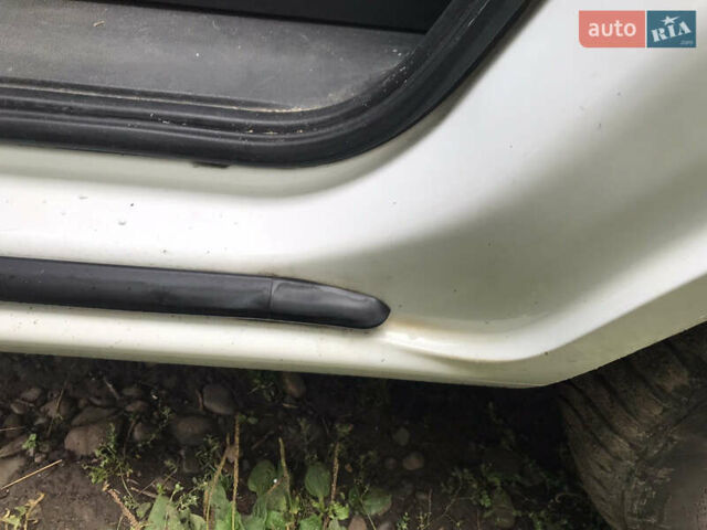 Белый Опель Зафира, объемом двигателя 1.7 л и пробегом 245 тыс. км за 7250 $, фото 5 на Automoto.ua