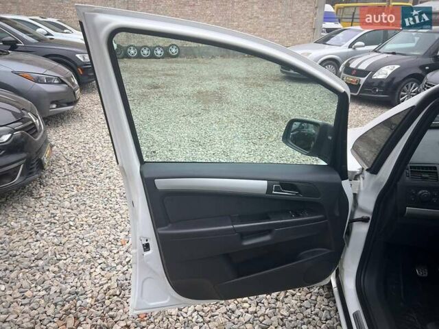 Білий Опель Зафіра, об'ємом двигуна 1.7 л та пробігом 313 тис. км за 6799 $, фото 10 на Automoto.ua