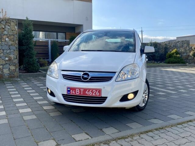 Белый Опель Зафира, объемом двигателя 1.7 л и пробегом 225 тыс. км за 7000 $, фото 6 на Automoto.ua