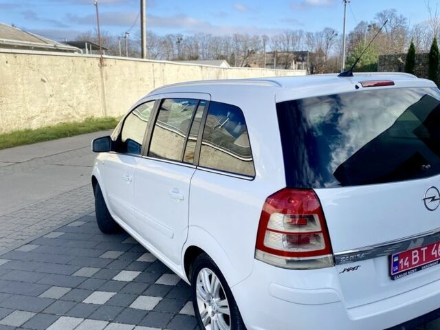 Белый Опель Зафира, объемом двигателя 1.7 л и пробегом 225 тыс. км за 7000 $, фото 5 на Automoto.ua