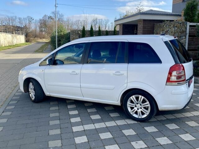 Белый Опель Зафира, объемом двигателя 1.7 л и пробегом 225 тыс. км за 7000 $, фото 4 на Automoto.ua