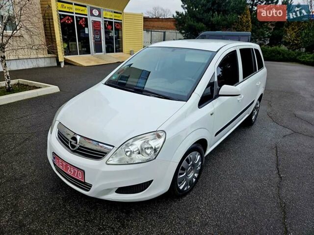Белый Опель Зафира, объемом двигателя 1.6 л и пробегом 200 тыс. км за 6200 $, фото 19 на Automoto.ua