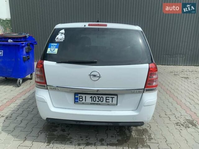 Белый Опель Зафира, объемом двигателя 1.6 л и пробегом 185 тыс. км за 6500 $, фото 2 на Automoto.ua