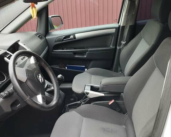 Опель Зафира 2010 в Луцке на Automoto.ua Белый Опель Зафира, объемом двигателя 1.91 л и пробегом 268 тыс. км за 5800 $, фото 9 на Automoto.ua