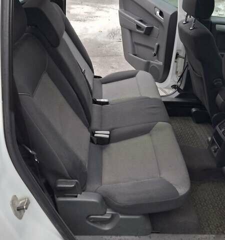 Белый Опель Зафира, объемом двигателя 1.6 л и пробегом 325 тыс. км за 5950 $, фото 11 на Automoto.ua