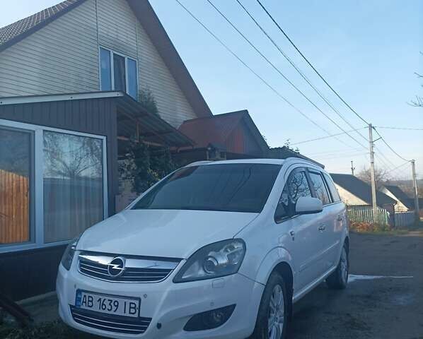 Белый Опель Зафира, объемом двигателя 1.8 л и пробегом 260 тыс. км за 7500 $, фото 1 на Automoto.ua