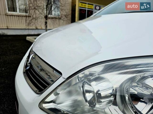 Белый Опель Зафира, объемом двигателя 1.6 л и пробегом 200 тыс. км за 6200 $, фото 22 на Automoto.ua