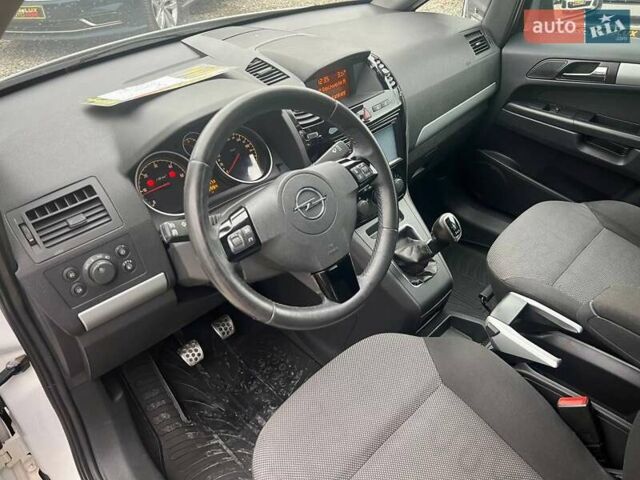 Білий Опель Зафіра, об'ємом двигуна 1.7 л та пробігом 313 тис. км за 6799 $, фото 18 на Automoto.ua