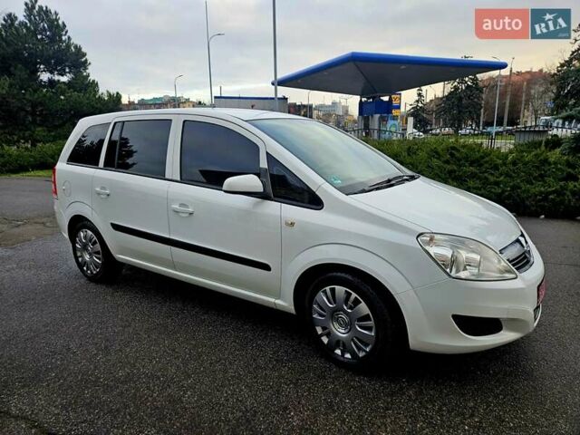 Белый Опель Зафира, объемом двигателя 1.6 л и пробегом 200 тыс. км за 6200 $, фото 12 на Automoto.ua