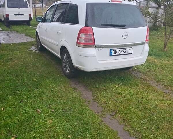 Белый Опель Зафира, объемом двигателя 1.69 л и пробегом 230 тыс. км за 5000 $, фото 10 на Automoto.ua