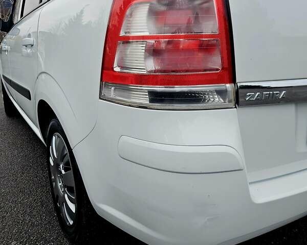 Белый Опель Зафира, объемом двигателя 1.6 л и пробегом 200 тыс. км за 6200 $, фото 28 на Automoto.ua