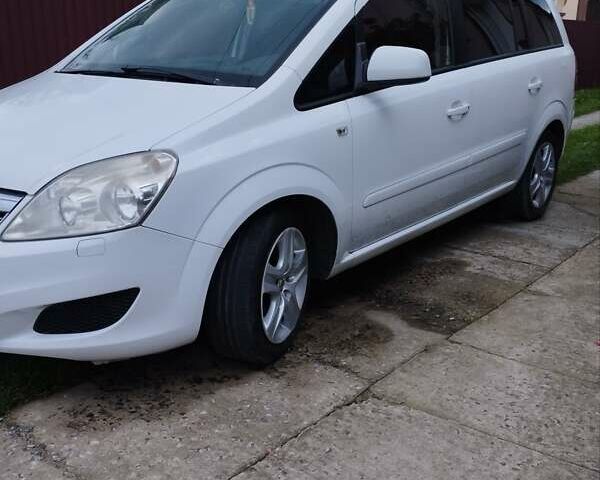 Опель Зафира 2010 в Луцке на Automoto.ua Белый Опель Зафира, объемом двигателя 1.91 л и пробегом 268 тыс. км за 5800 $, фото 2 на Automoto.ua