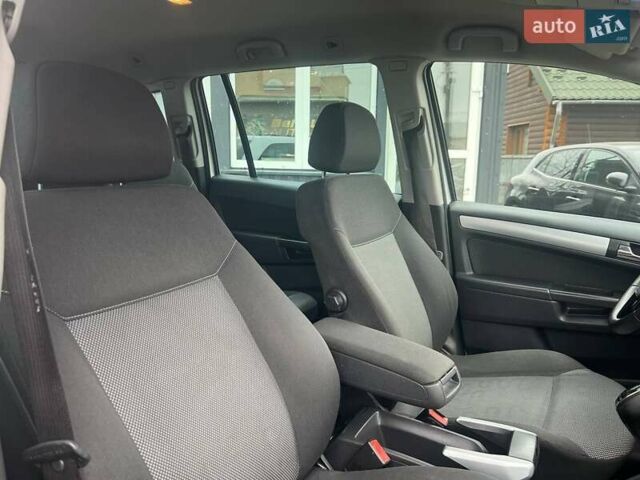 Білий Опель Зафіра, об'ємом двигуна 1.7 л та пробігом 313 тис. км за 6799 $, фото 24 на Automoto.ua