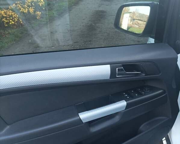 Белый Опель Зафира, объемом двигателя 1.8 л и пробегом 260 тыс. км за 7500 $, фото 9 на Automoto.ua