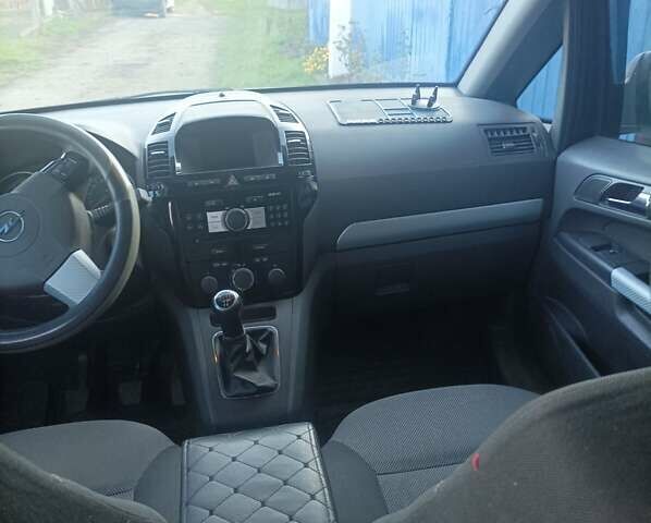 Белый Опель Зафира, объемом двигателя 1.8 л и пробегом 260 тыс. км за 7500 $, фото 5 на Automoto.ua
