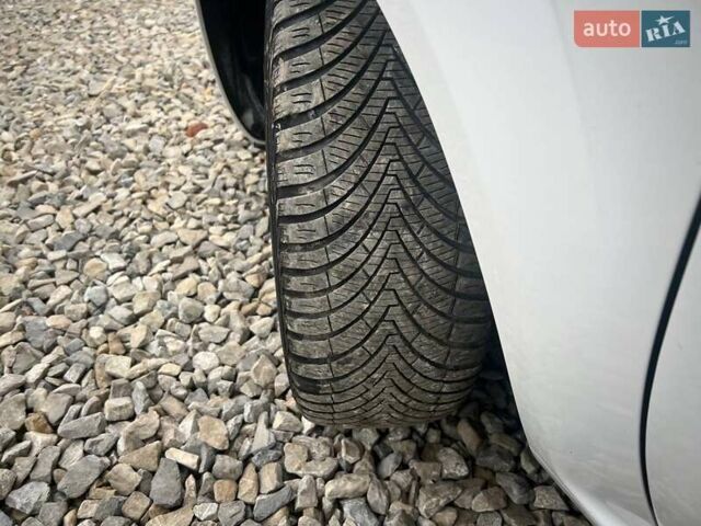 Білий Опель Зафіра, об'ємом двигуна 1.7 л та пробігом 313 тис. км за 6799 $, фото 17 на Automoto.ua