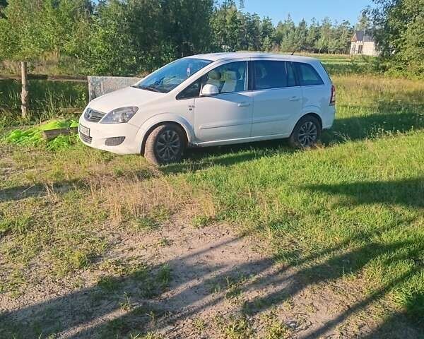 Белый Опель Зафира, объемом двигателя 1.69 л и пробегом 230 тыс. км за 5000 $, фото 2 на Automoto.ua