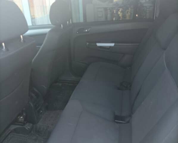 Белый Опель Зафира, объемом двигателя 1.8 л и пробегом 260 тыс. км за 7500 $, фото 4 на Automoto.ua