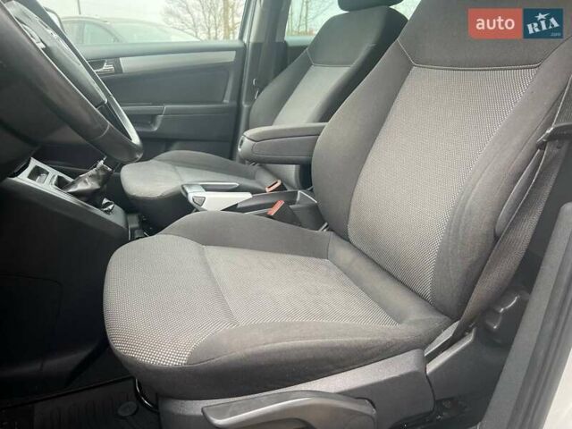 Білий Опель Зафіра, об'ємом двигуна 1.7 л та пробігом 313 тис. км за 6799 $, фото 19 на Automoto.ua