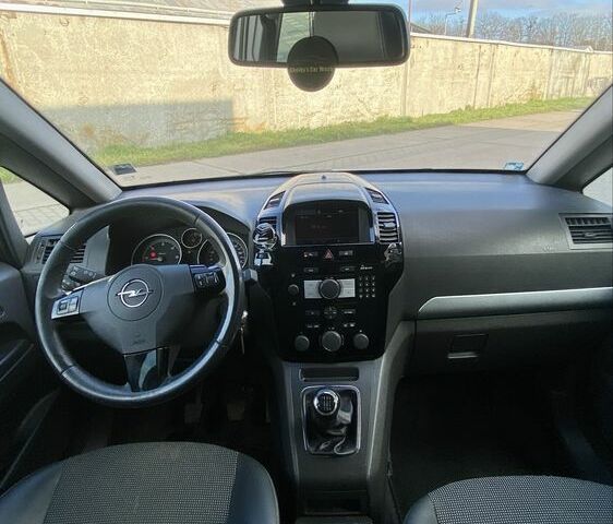 Белый Опель Зафира, объемом двигателя 1.7 л и пробегом 225 тыс. км за 7000 $, фото 7 на Automoto.ua