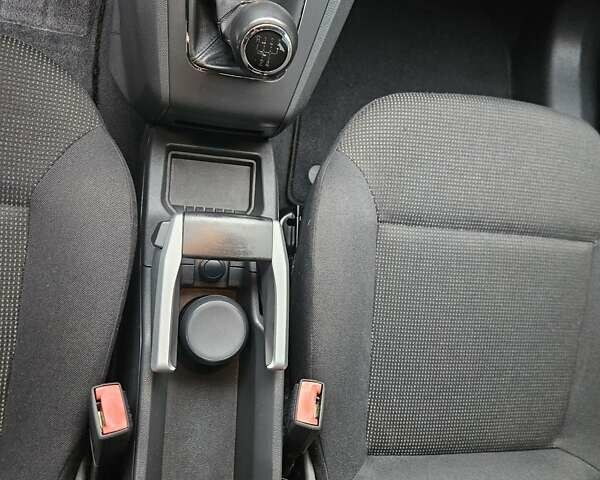 Белый Опель Зафира, объемом двигателя 1.6 л и пробегом 200 тыс. км за 6200 $, фото 83 на Automoto.ua