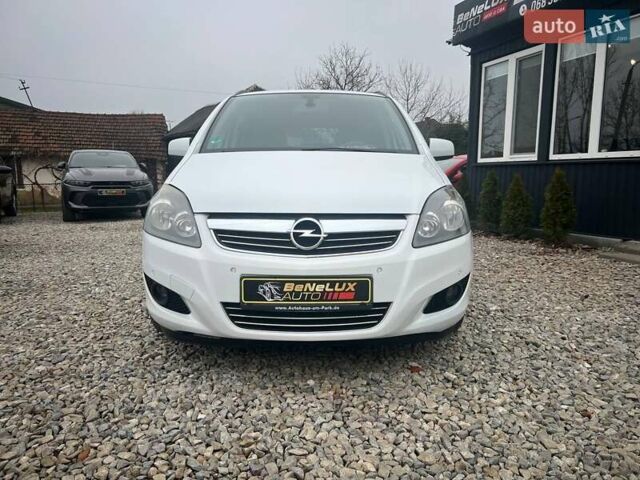 Білий Опель Зафіра, об'ємом двигуна 1.7 л та пробігом 313 тис. км за 6799 $, фото 2 на Automoto.ua