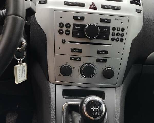 Опель Зафира 2010 в Луцке на Automoto.ua Белый Опель Зафира, объемом двигателя 1.91 л и пробегом 268 тыс. км за 5800 $, фото 7 на Automoto.ua