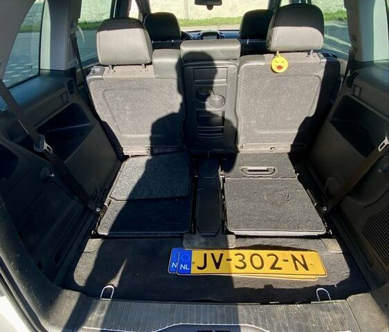 Белый Опель Зафира, объемом двигателя 1.7 л и пробегом 225 тыс. км за 7000 $, фото 17 на Automoto.ua