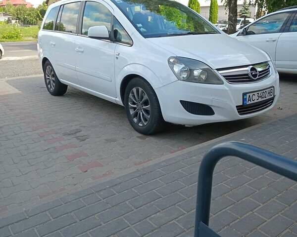 Белый Опель Зафира, объемом двигателя 1.69 л и пробегом 230 тыс. км за 5000 $, фото 1 на Automoto.ua