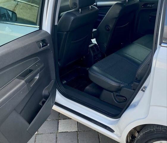 Белый Опель Зафира, объемом двигателя 1.7 л и пробегом 225 тыс. км за 7000 $, фото 10 на Automoto.ua