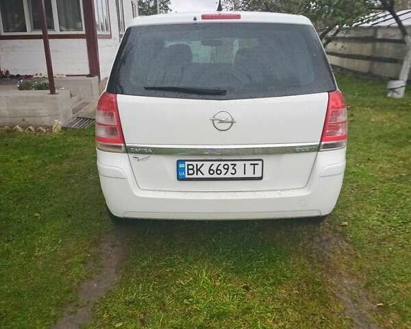 Белый Опель Зафира, объемом двигателя 1.69 л и пробегом 230 тыс. км за 5000 $, фото 9 на Automoto.ua