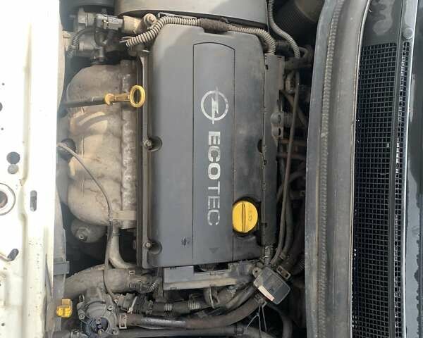 Белый Опель Зафира, объемом двигателя 1.6 л и пробегом 185 тыс. км за 6500 $, фото 6 на Automoto.ua