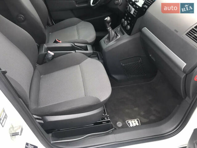 Белый Опель Зафира, объемом двигателя 1.8 л и пробегом 240 тыс. км за 7800 $, фото 39 на Automoto.ua