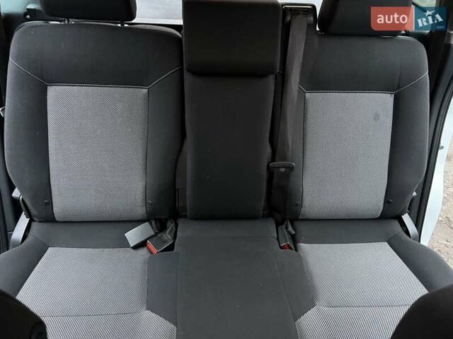 Белый Опель Зафира, объемом двигателя 1.8 л и пробегом 218 тыс. км за 7555 $, фото 32 на Automoto.ua