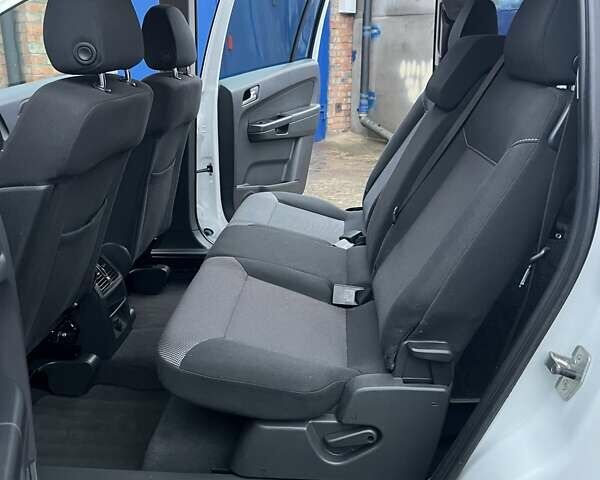 Белый Опель Зафира, объемом двигателя 1.8 л и пробегом 218 тыс. км за 7555 $, фото 27 на Automoto.ua