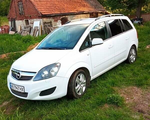 Белый Опель Зафира, объемом двигателя 1.7 л и пробегом 200 тыс. км за 6800 $, фото 7 на Automoto.ua