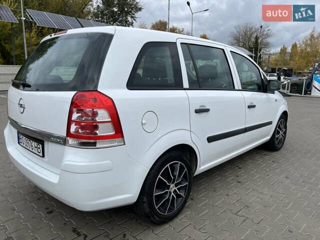 Білий Опель Зафіра, об'ємом двигуна 1.6 л та пробігом 244 тис. км за 6850 $, фото 17 на Automoto.ua