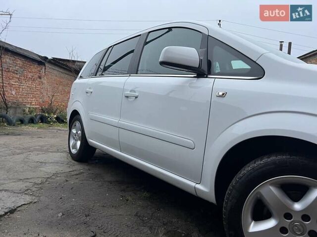 Белый Опель Зафира, объемом двигателя 1.8 л и пробегом 218 тыс. км за 7555 $, фото 12 на Automoto.ua