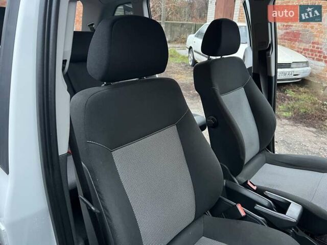 Белый Опель Зафира, объемом двигателя 1.8 л и пробегом 218 тыс. км за 7555 $, фото 26 на Automoto.ua